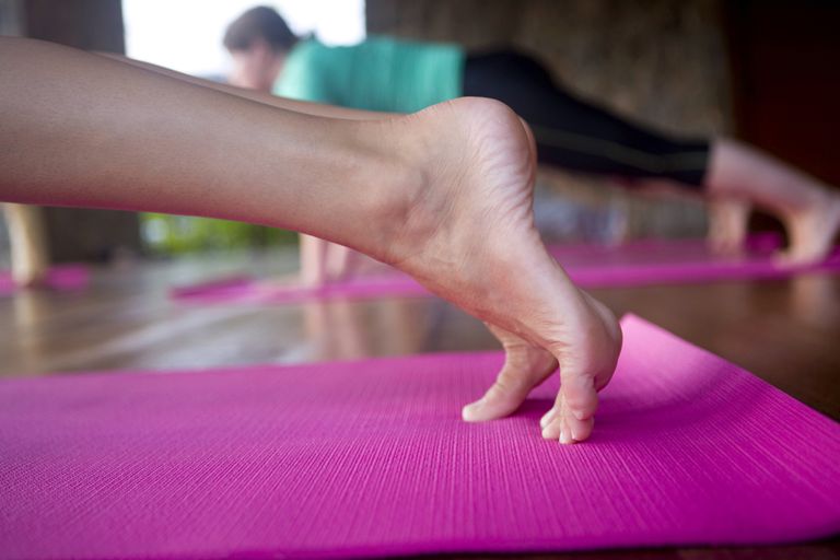  Cum se face cu piciorul în timpul Crampele Yoga 